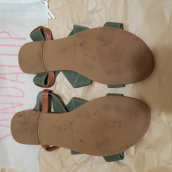 💥3 for $10💥 Sandal Up Khaki Green Sandal Flats - Picture 5 of 15